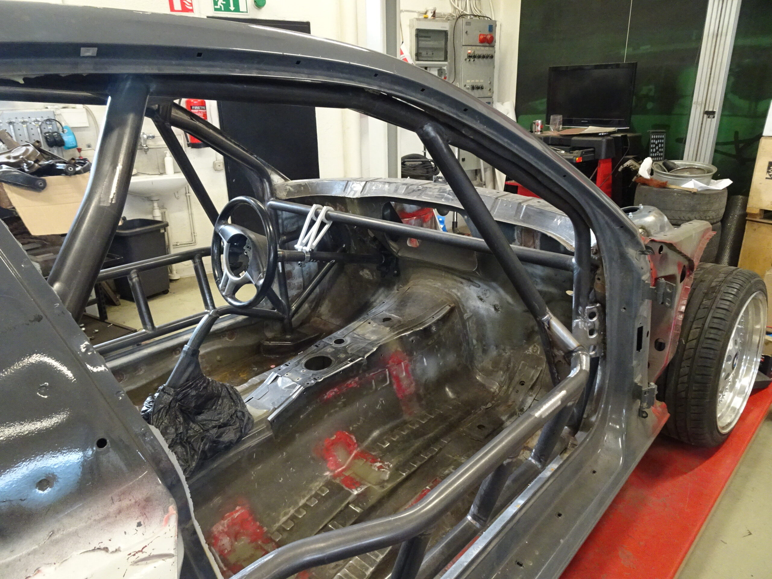 rcs weld in roll cage for drifting bmw e46 coupe rcs weld in roll cage for drifting bmw e46 coupe