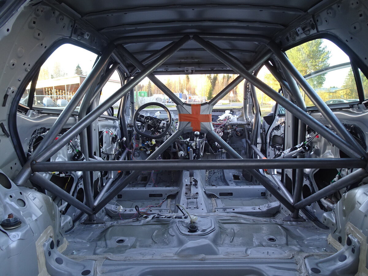 rcs weld in roll cage for toyota auris e150 (mk1) rcs weld in roll cage for toyota auris e150 (mk1)